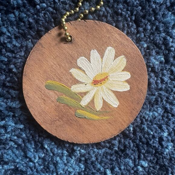 VTG Wooden Daisy Keychain Hand Painted Luggage Tag Bag Charm Flower Power Retro - Picture 3 of 7